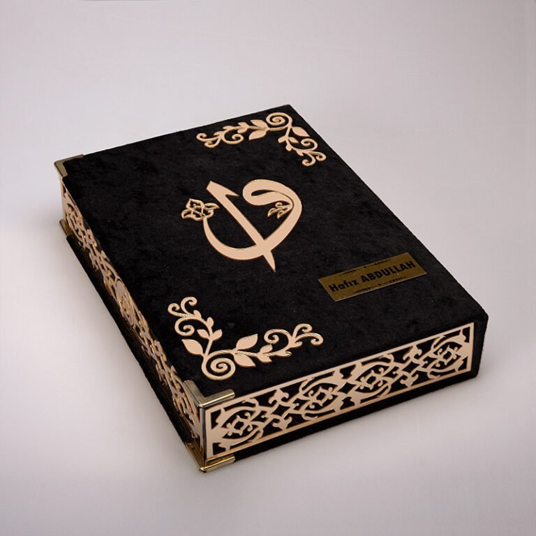 Kadife Kutulu Kur'an-ı Kerim Seti (Siyah, Gold Süsleme)