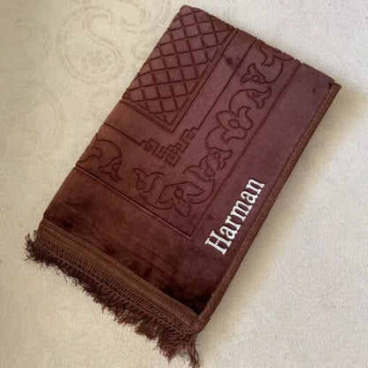 Özel İsimli Peluş Seccade (Kahverengi)