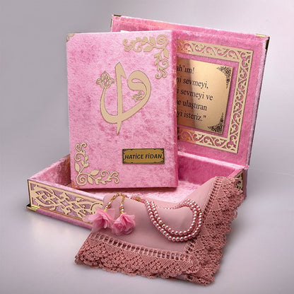 Kadife Kutulu Kur'an-ı Kerim Seti (Bebe Pembe, Gold Süsleme)