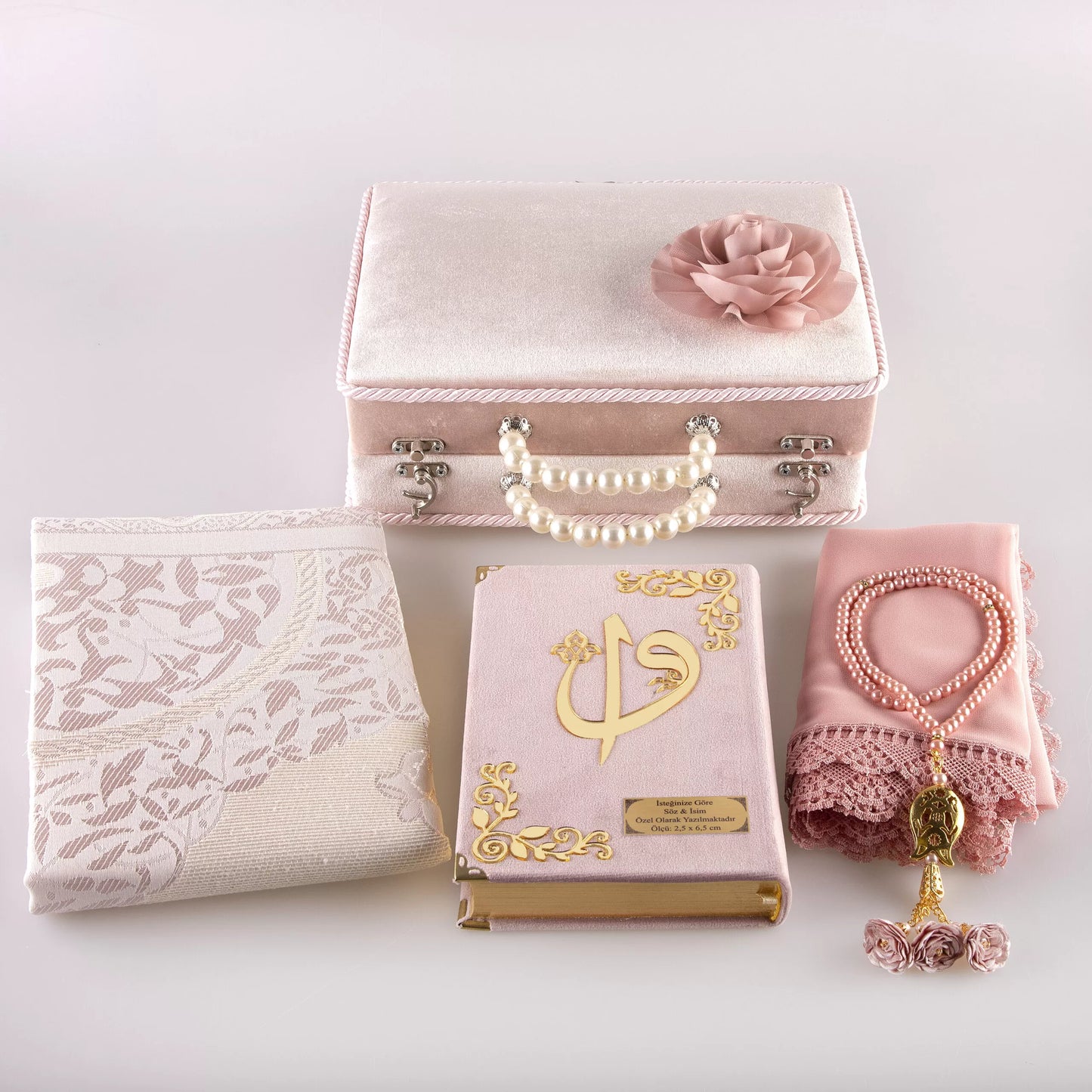 Çeyiz Seti (Kur’an + Seccade + Namaz Örtüsü + Tespih) Pembe
