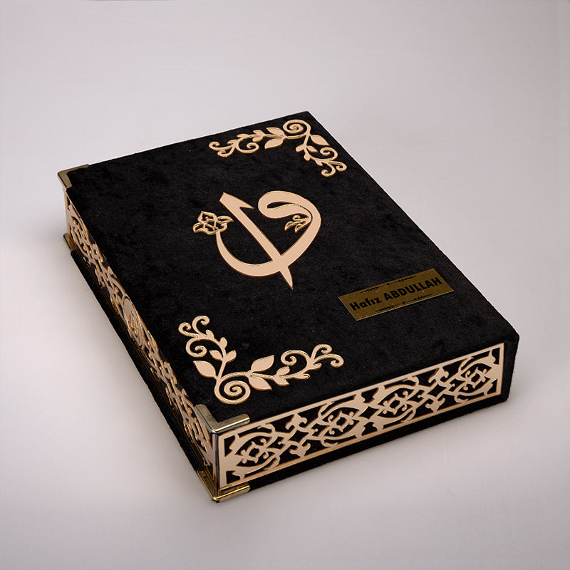Kadife Kutulu Kur'an-ı Kerim (Siyah, Gold Süsleme)